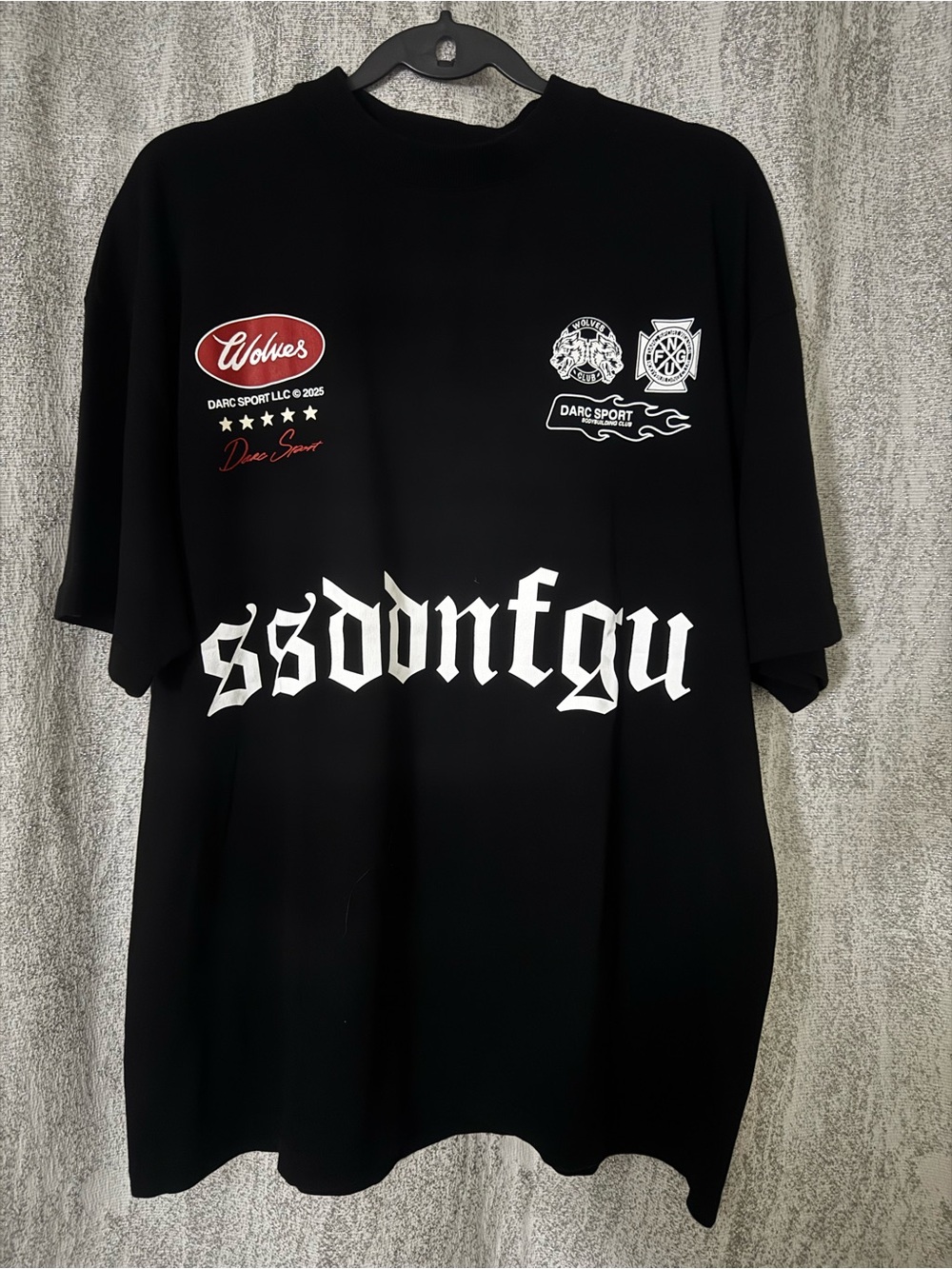 Darc Sport Wolves SSDDNFGU Graphic T-Shirt